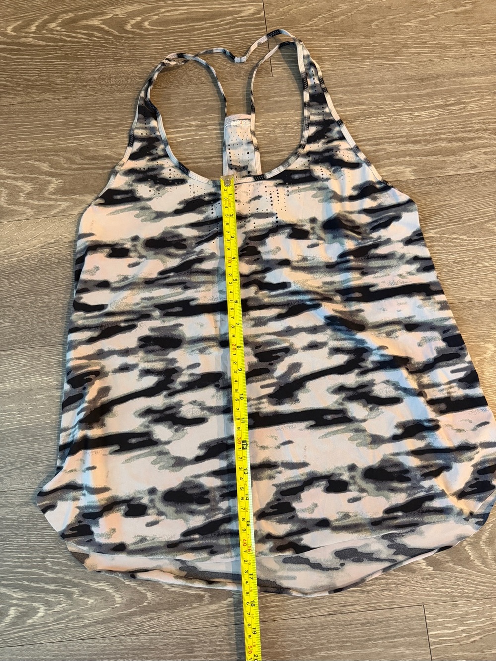 Lululemon Water Bound Singlet
Wamo Camo Barely Pink - Picture 5 of 5